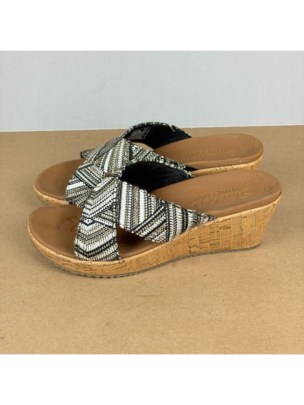 Skechers Beverlee Golden Palace Wedge Sandals Womens 8 Black Gold Tan Casual